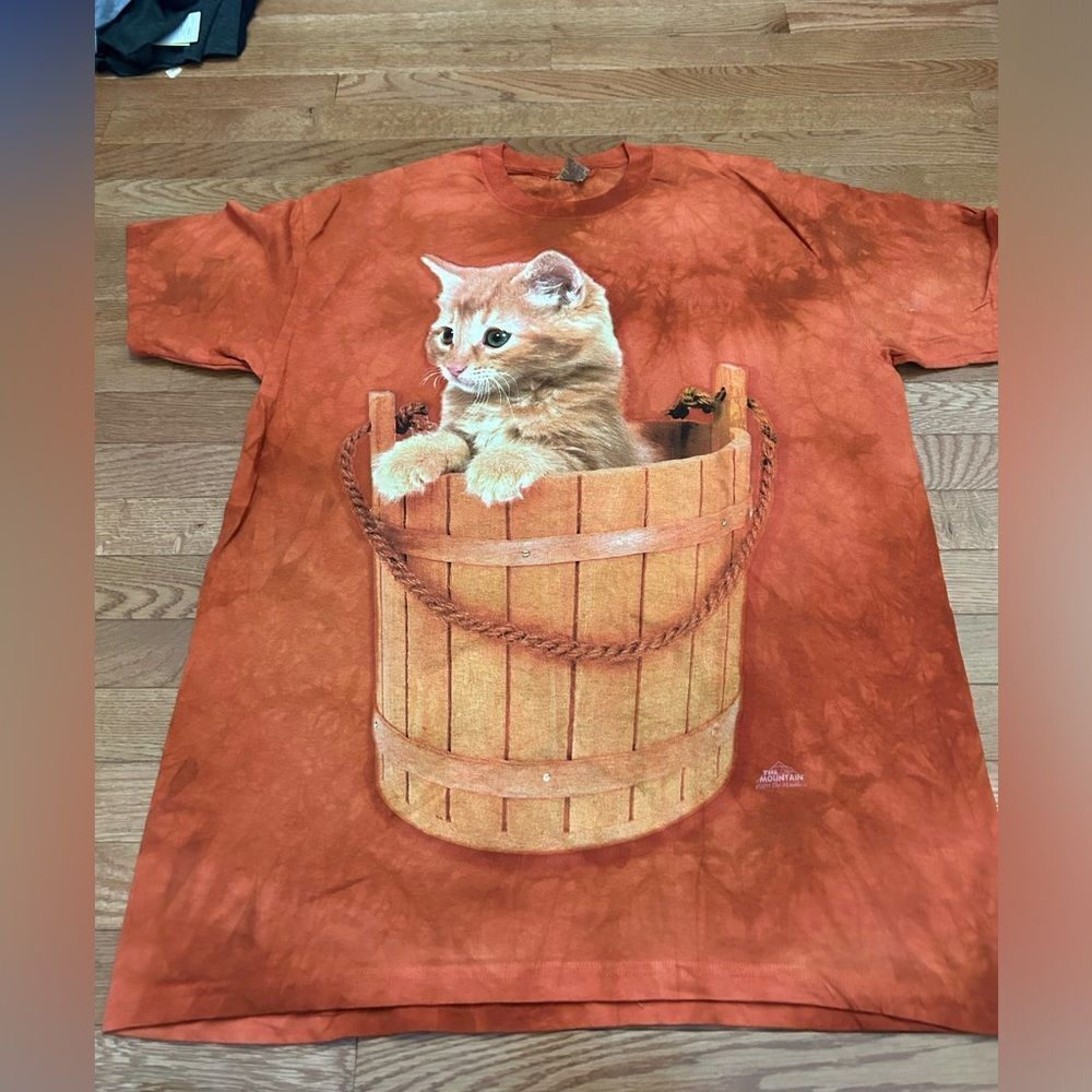 The Mountain Adorable Orange Kitten Cat Tshirt NWOT